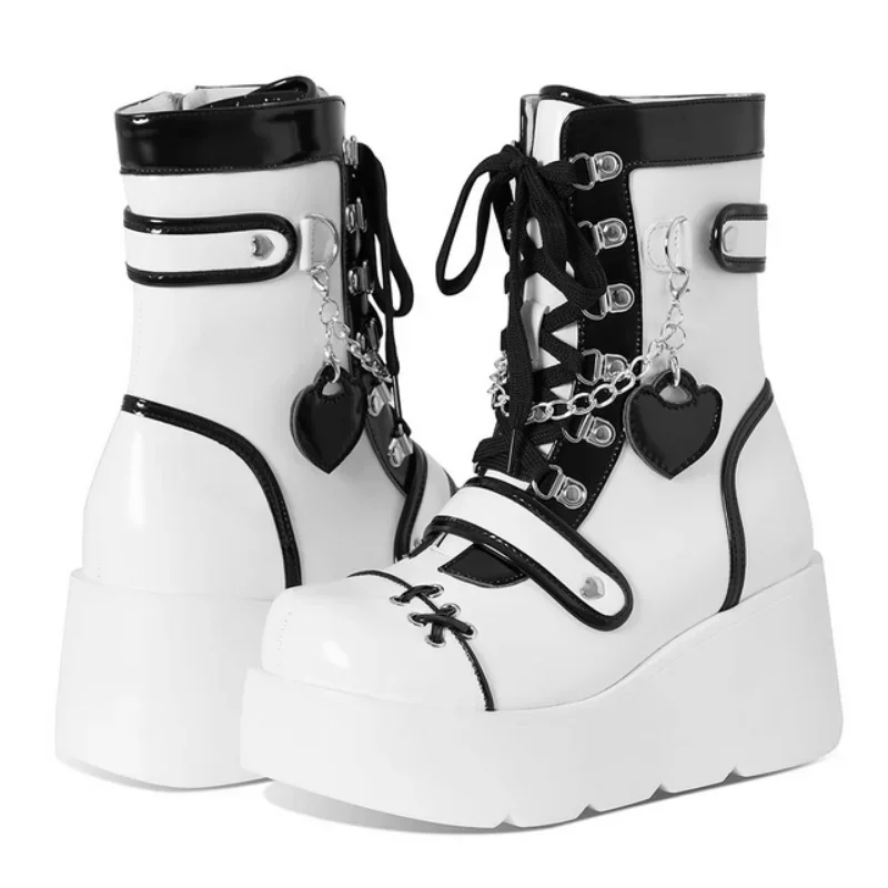 Bottes Plateformes Cœurs Gothiques - Image 3