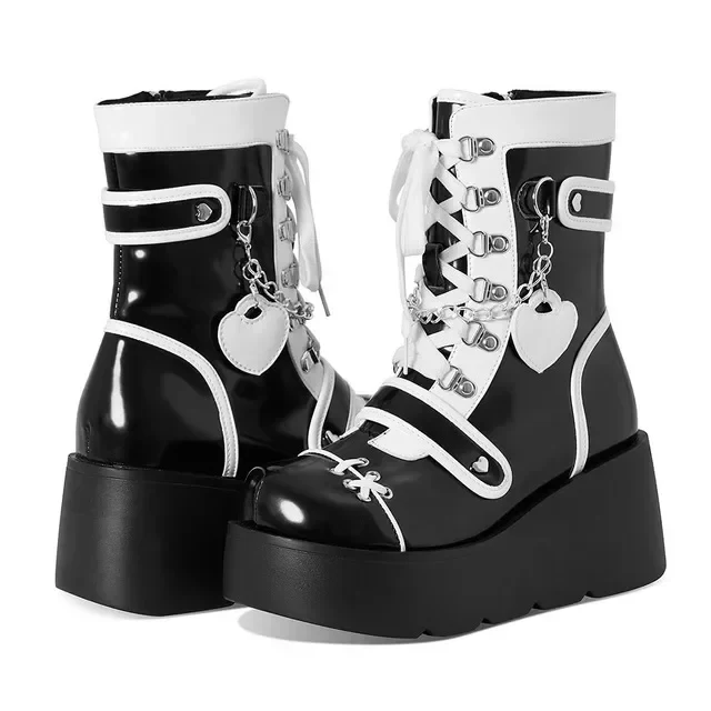 Bottes Plateformes Cœurs Gothiques - Image 6