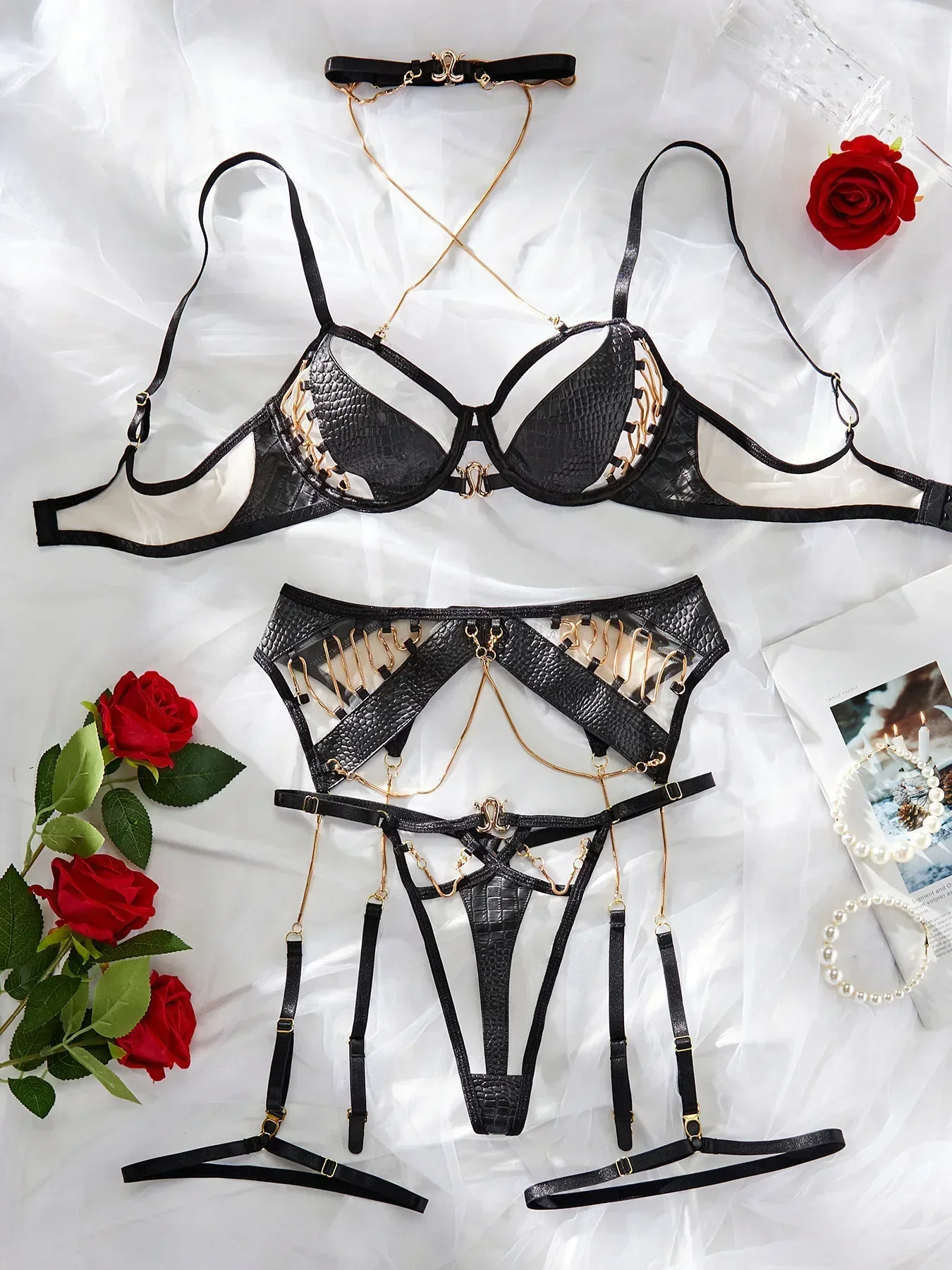 Lingerie Simili-Cuir Élégante - Image 8