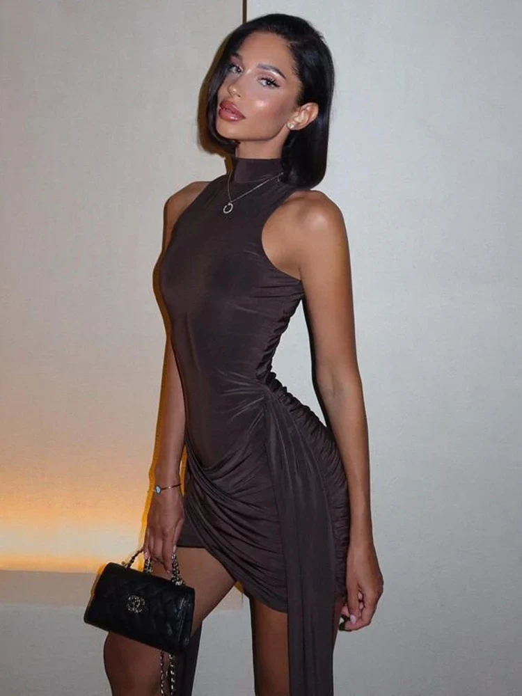Robe Mini Col Montant Asymétrique